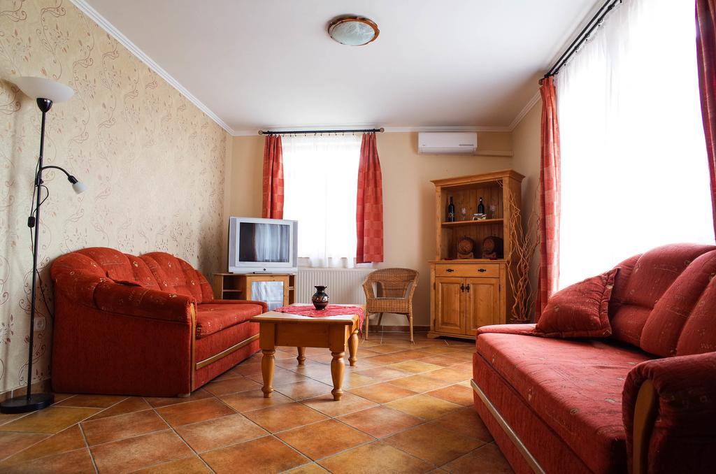 Gerendas Vendeghaz Otel Egerszalók Oda fotoğraf